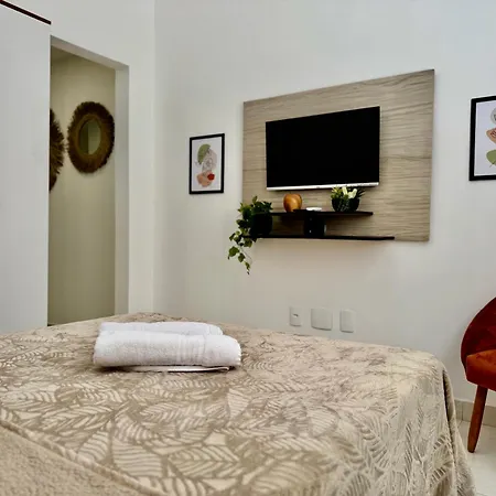 Stay Just 2 Blocks From Copacabana Beach Cozy & Convenient Retreat! Rio de Janeiro Exterior photo