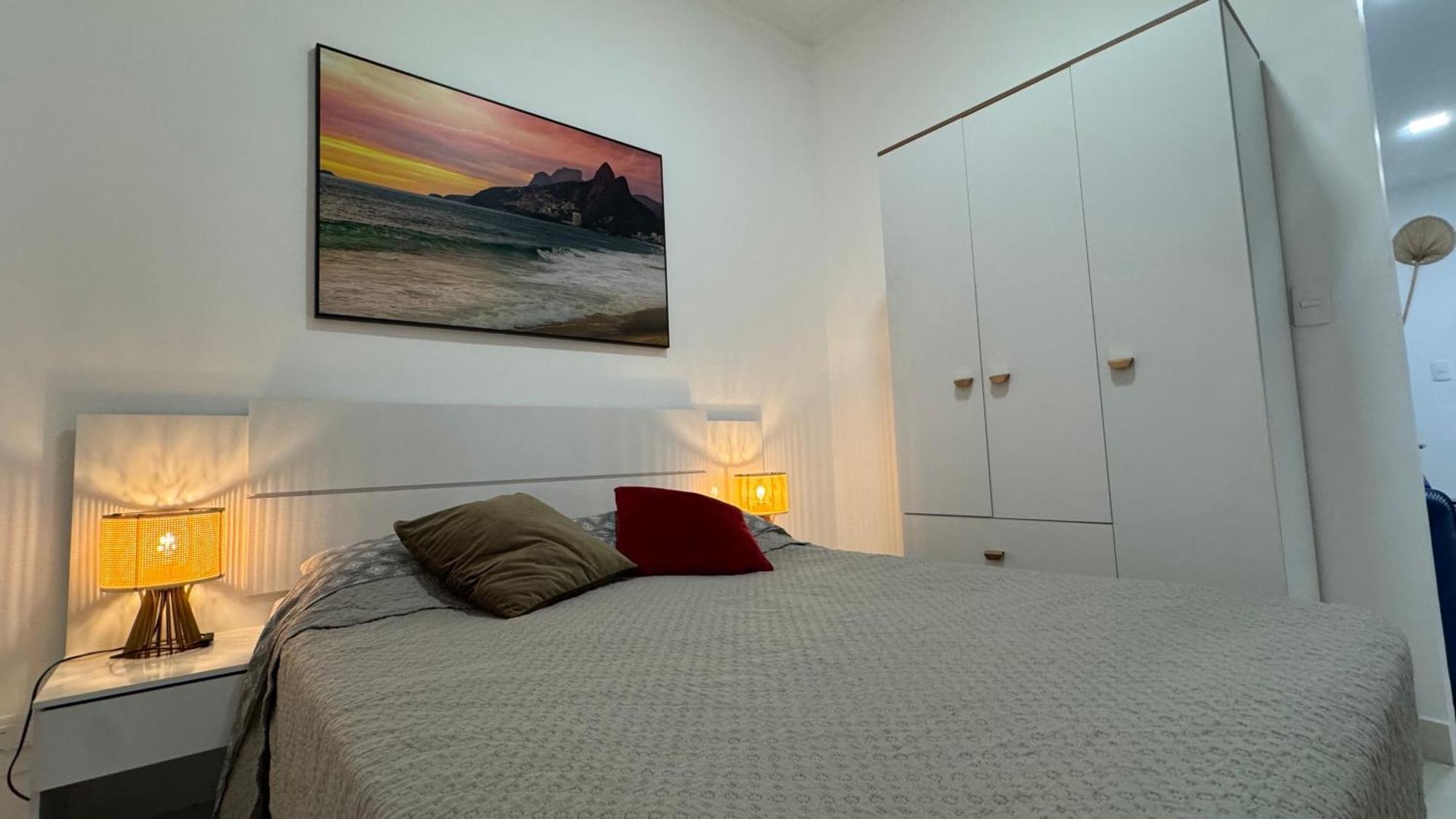 Apartment Just 2 Blocks From Copacabana Cozy & Convenient Retreat! *
