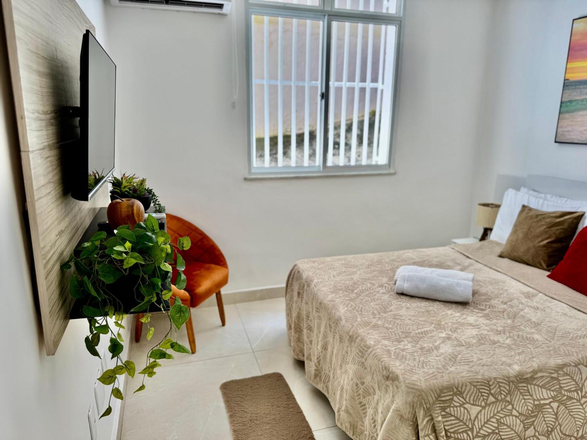 Apartment Just 2 Blocks From Copacabana Cozy & Convenient Retreat!