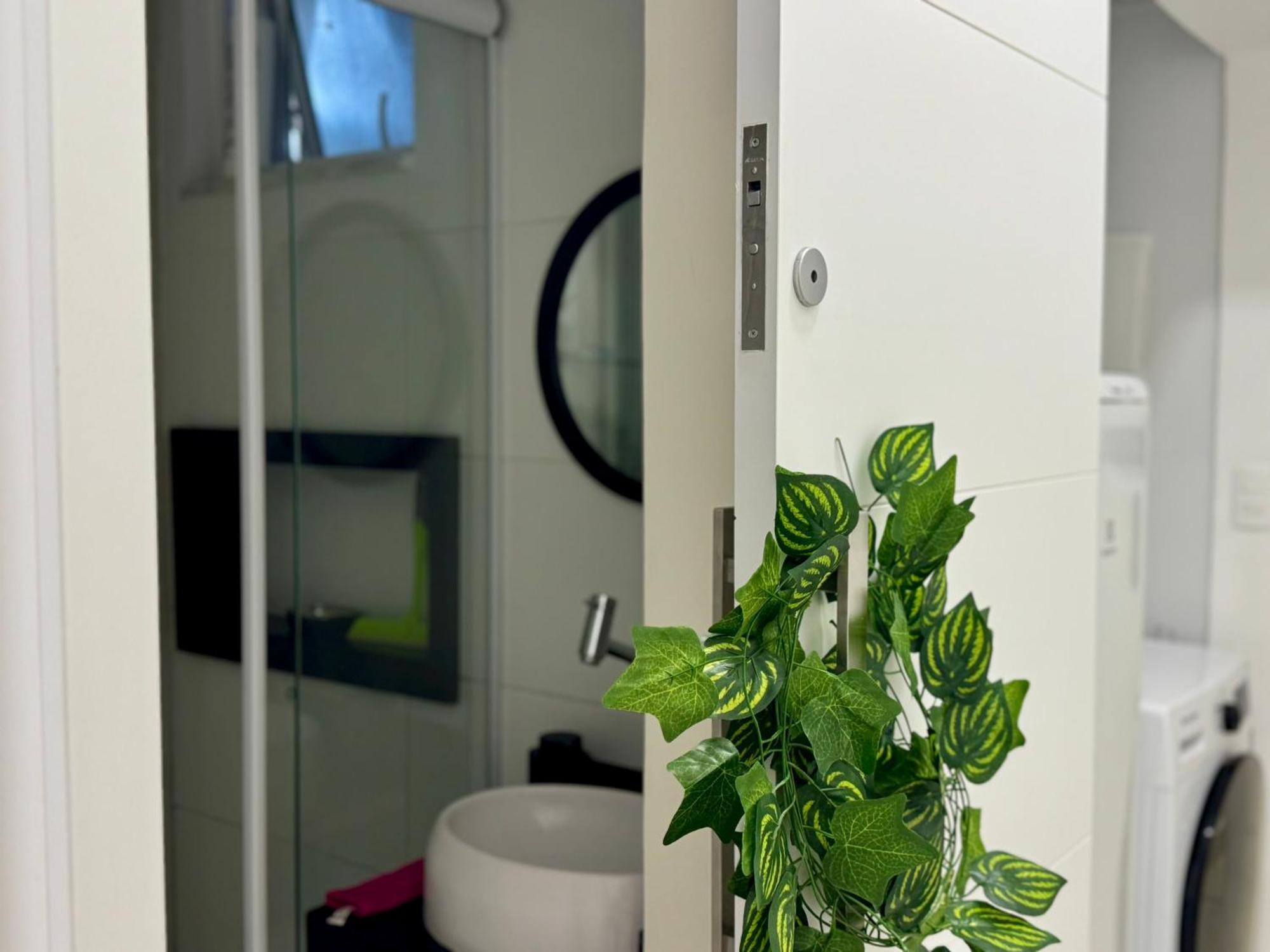 Just 2 Blocks From Copacabana Cozy & Convenient Retreat!